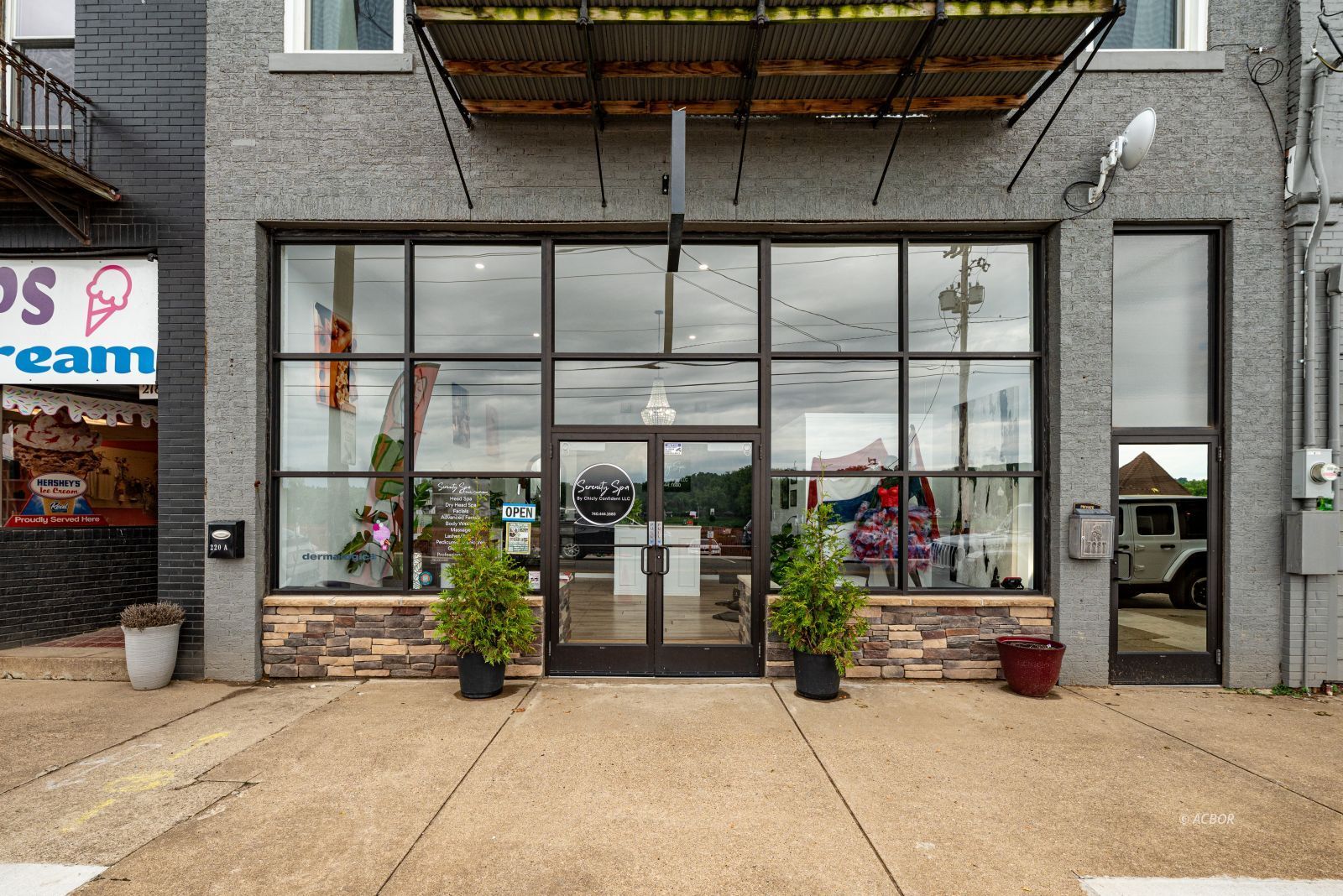 220 E Main St Property Photo 8