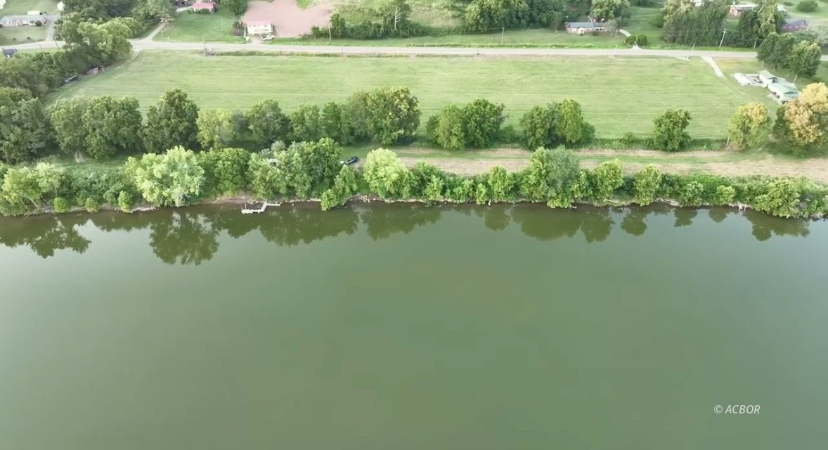 2-11 River Lots Property Photo 3