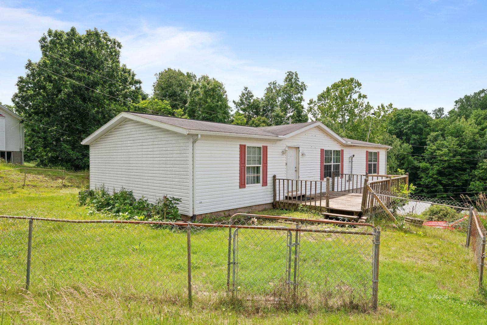 2558 State Route 588 Property Photo 2