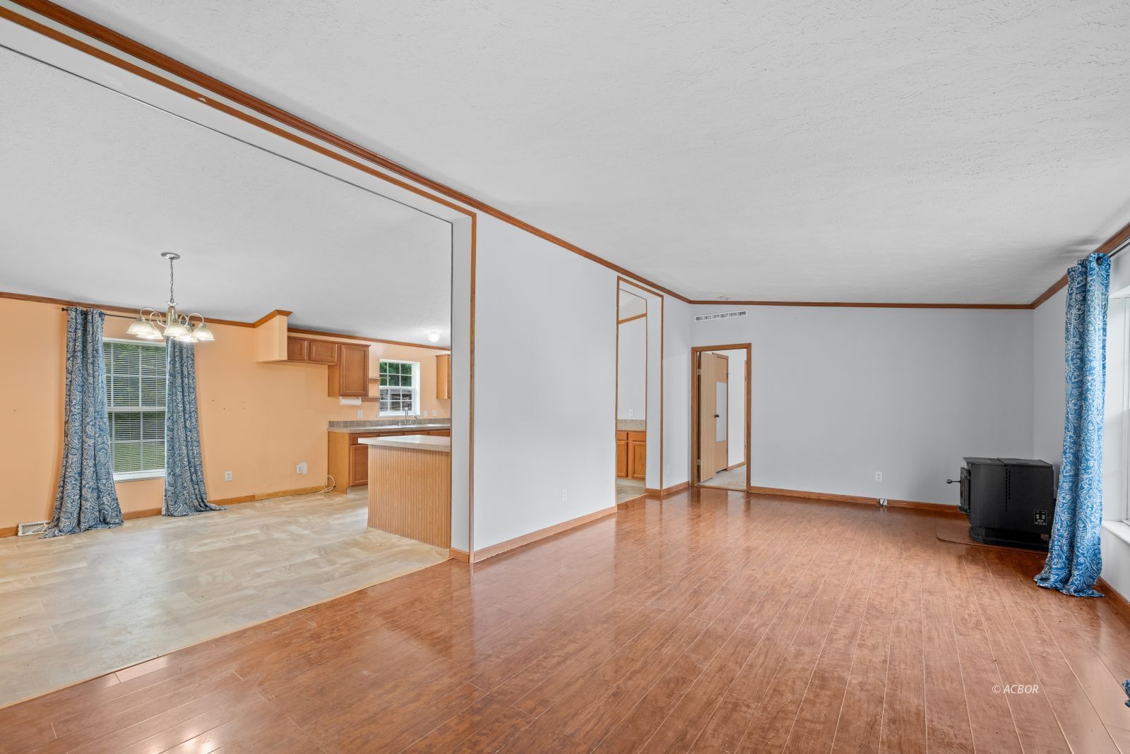 2558 State Route 588 Property Photo 3
