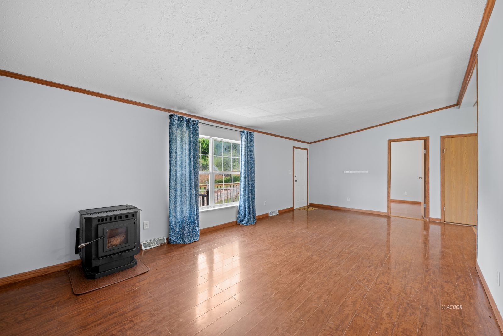2558 State Route 588 Property Photo 5