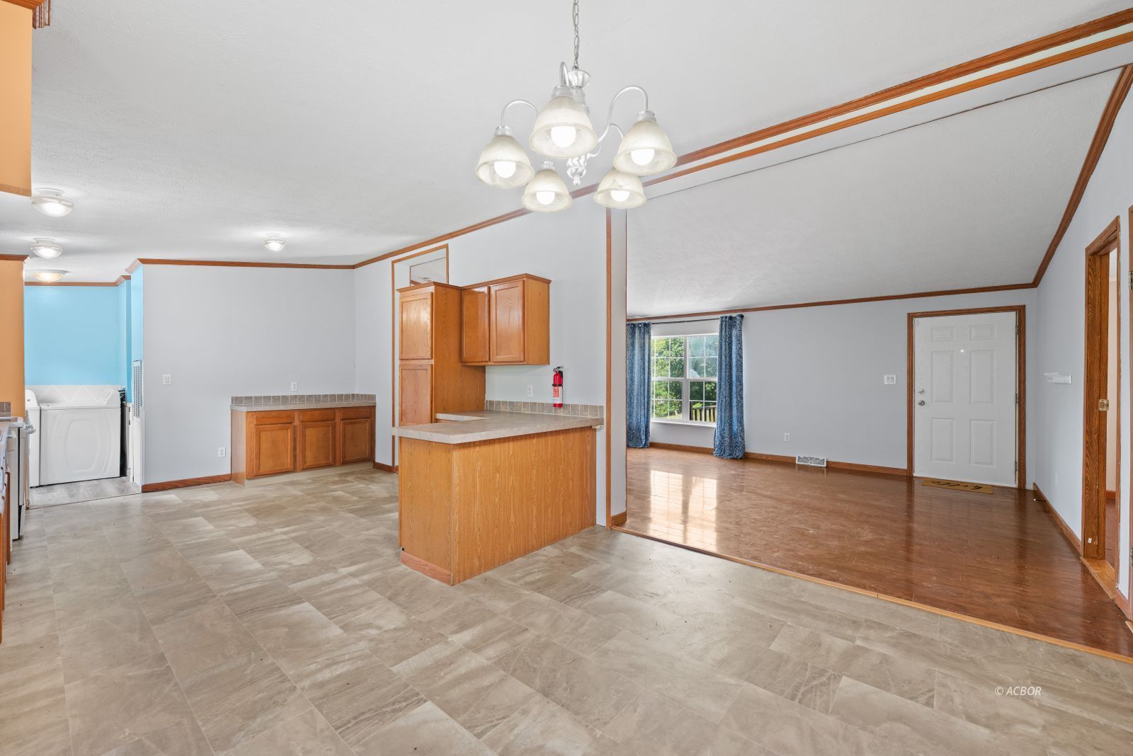 2558 State Route 588 Property Photo 8