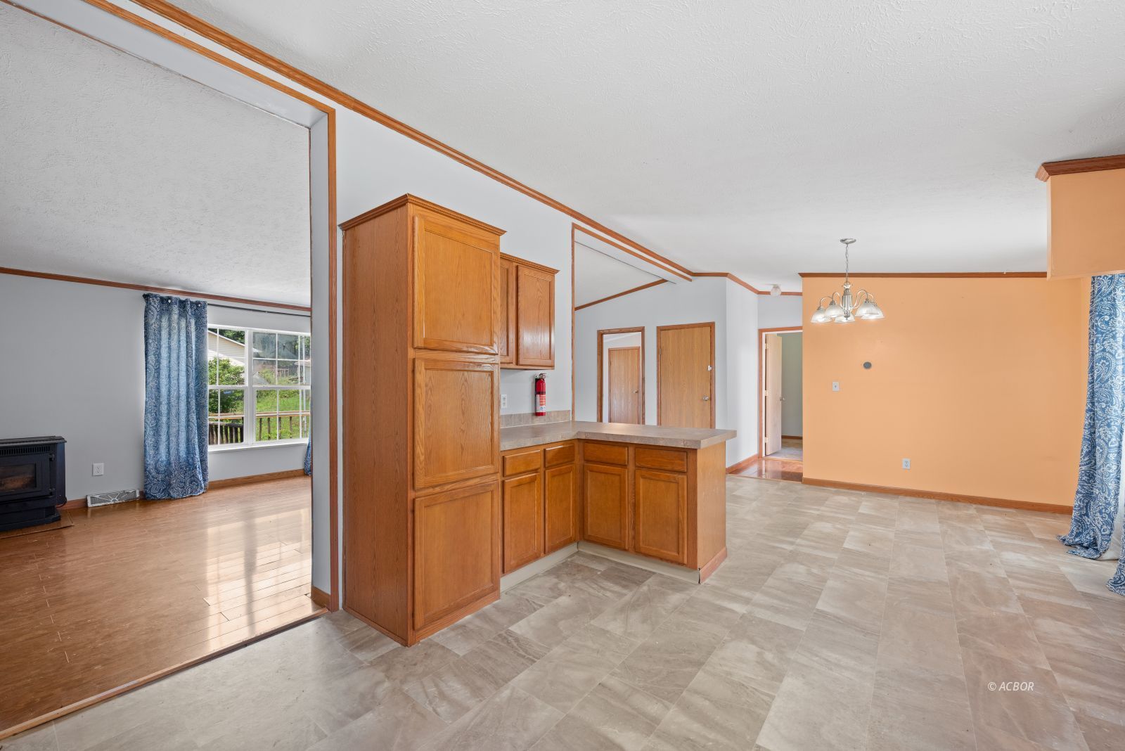 2558 State Route 588 Property Photo 9