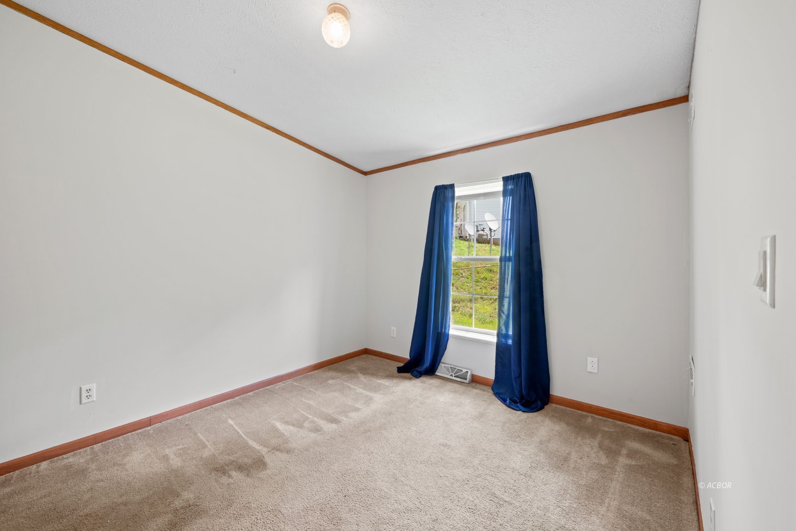 2558 State Route 588 Property Photo 18