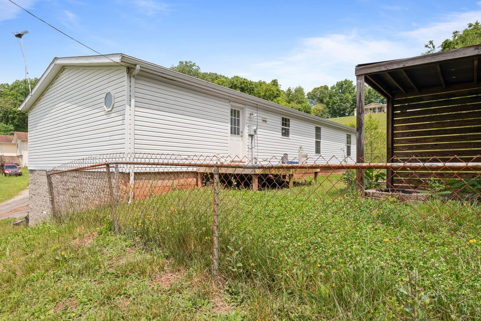 2558 State Route 588 Property Photo 22