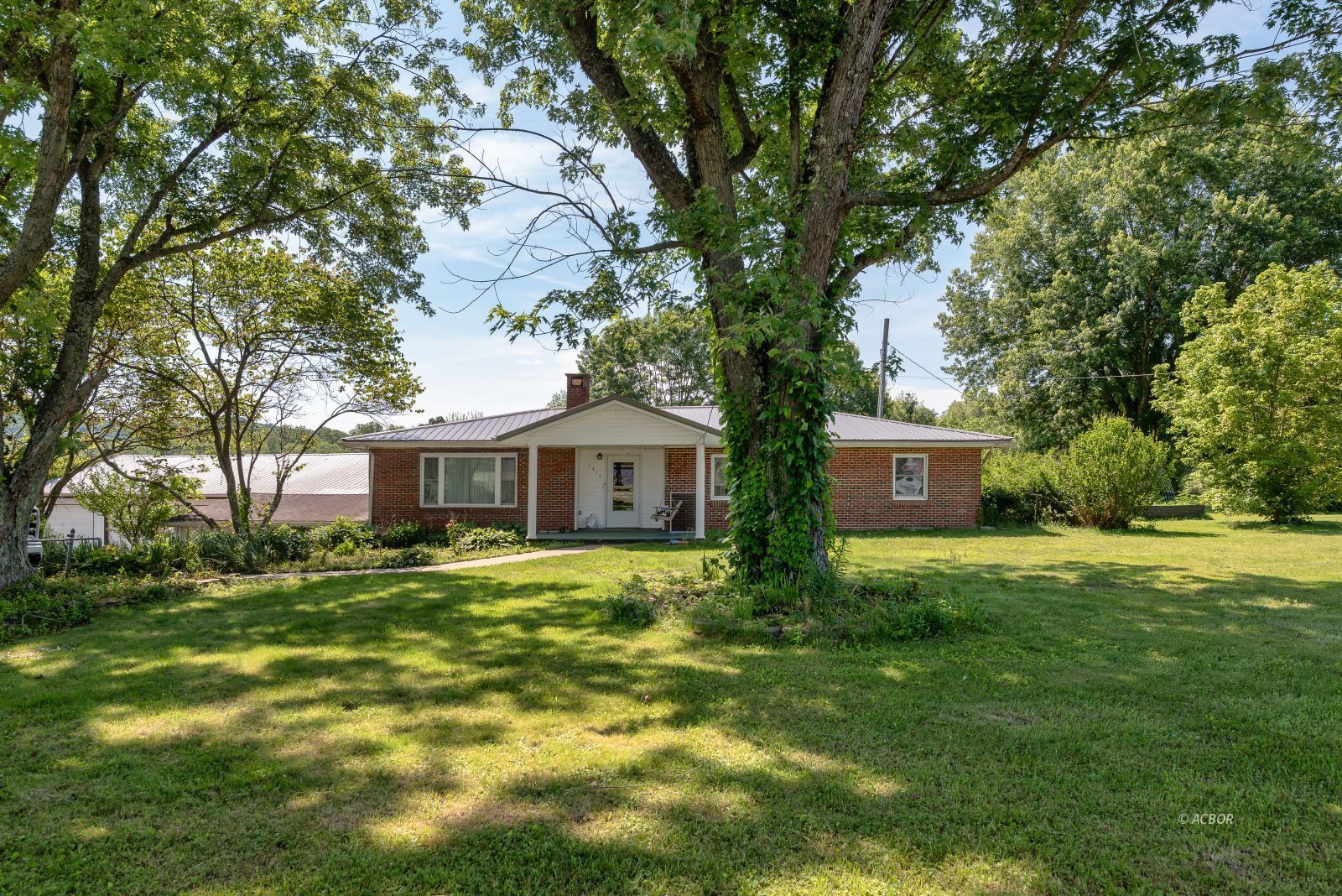 1416 Brick School Rd. Property Photo 2