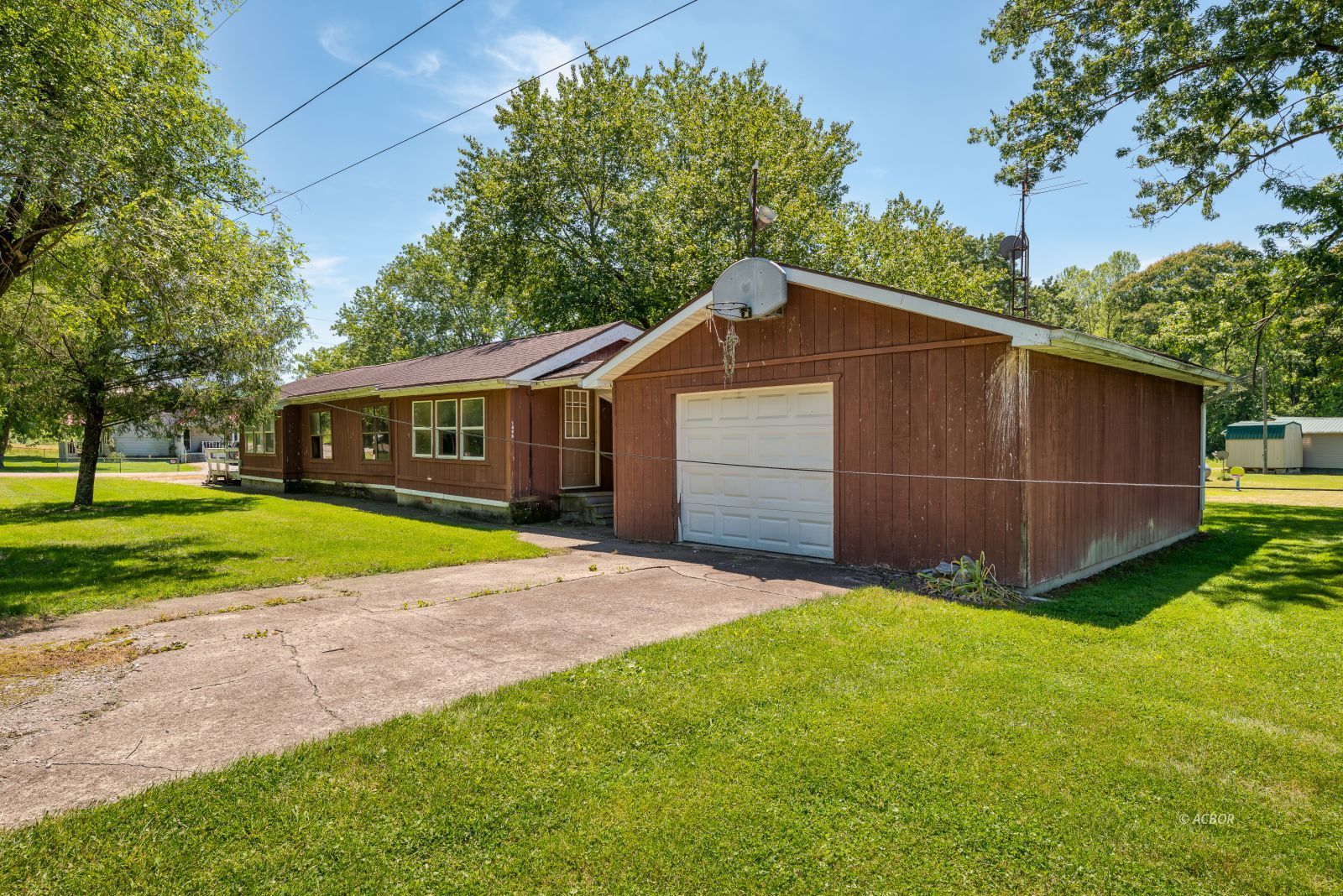 1595 Property Photo 4