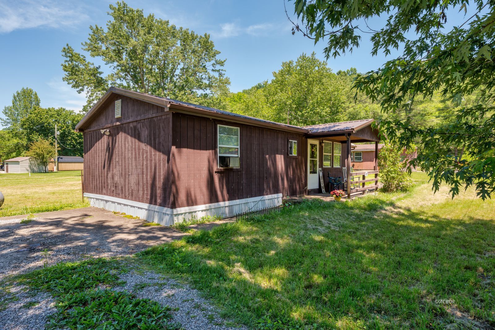 1595 Property Photo 11