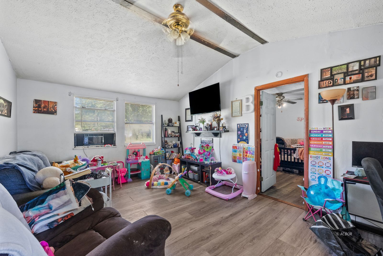 1595 Property Photo 16