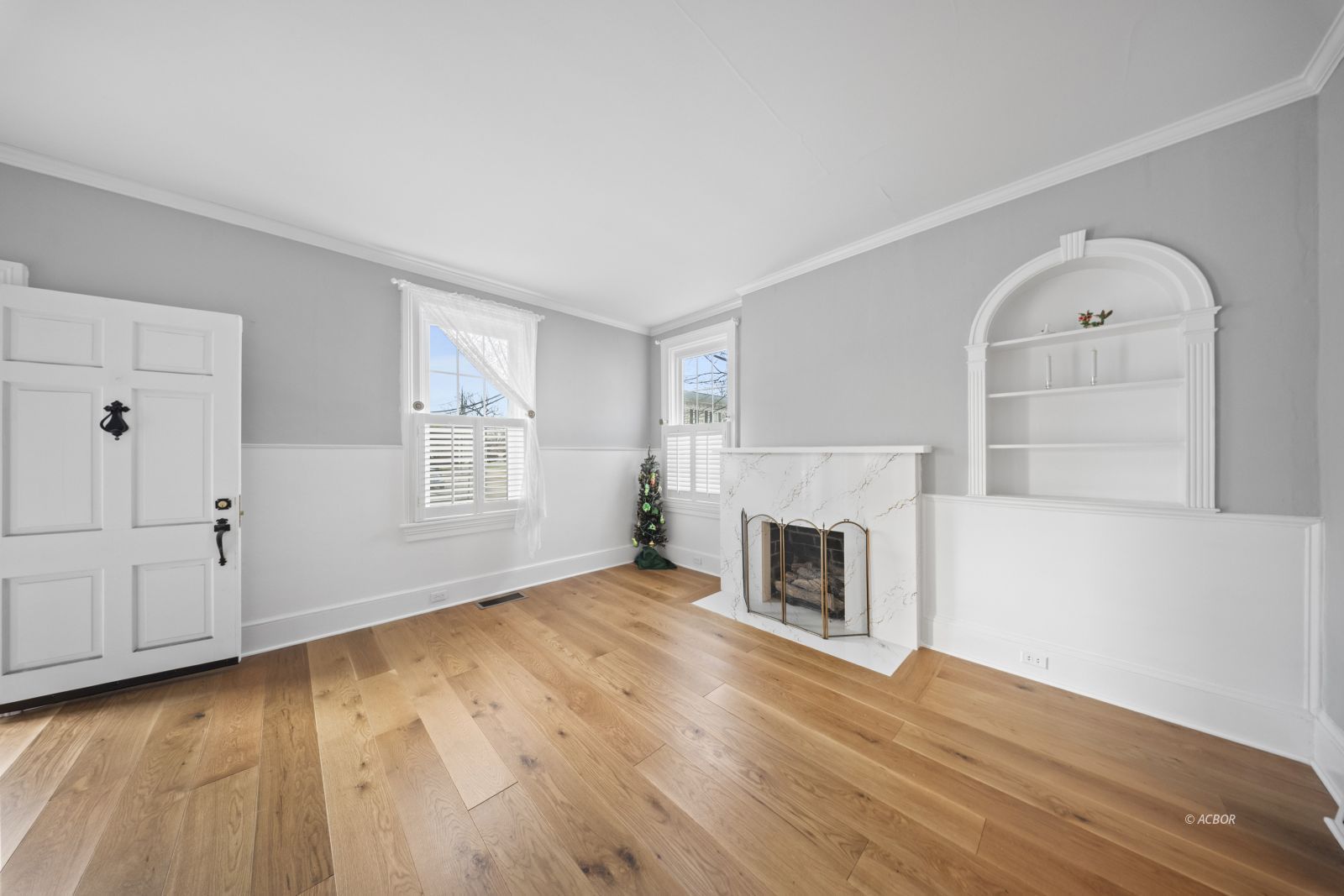 561 First Ave Property Photo 16