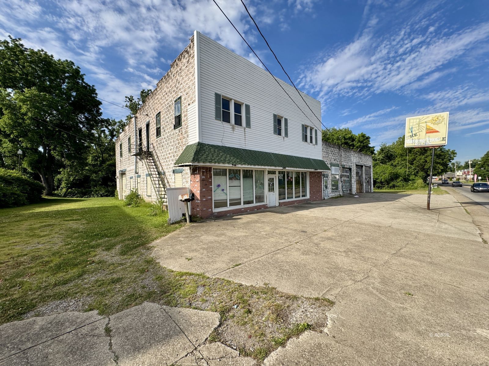 1274 Eastern Ave Property Photo 13