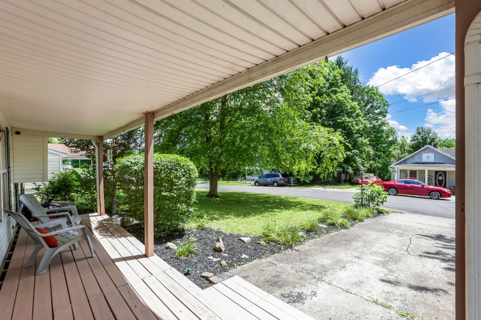 403 W South St Property Photo 6
