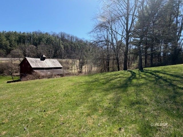 22497 State Route 93 S Property Photo 5