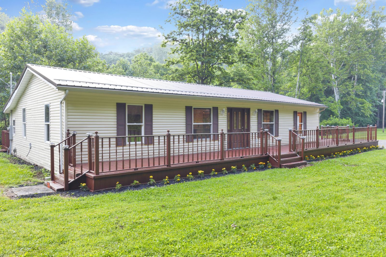 22529 Conrad Rd Property Photo 2