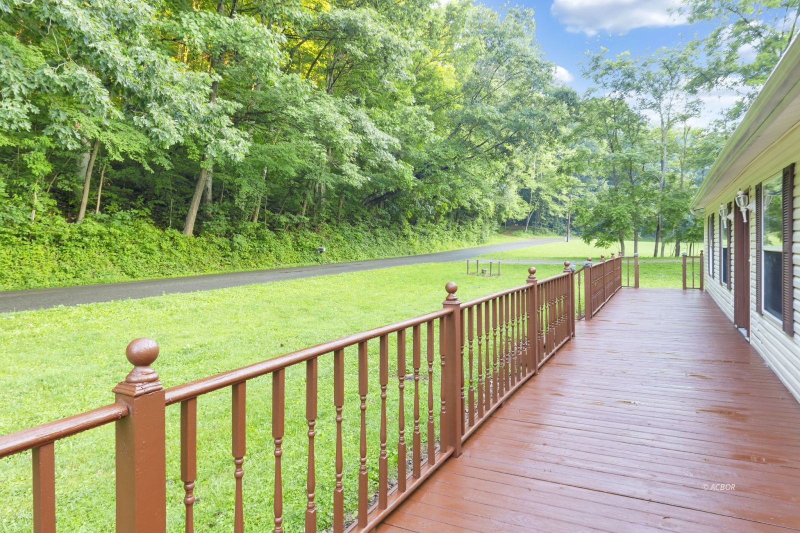 22529 Conrad Rd Property Photo 3