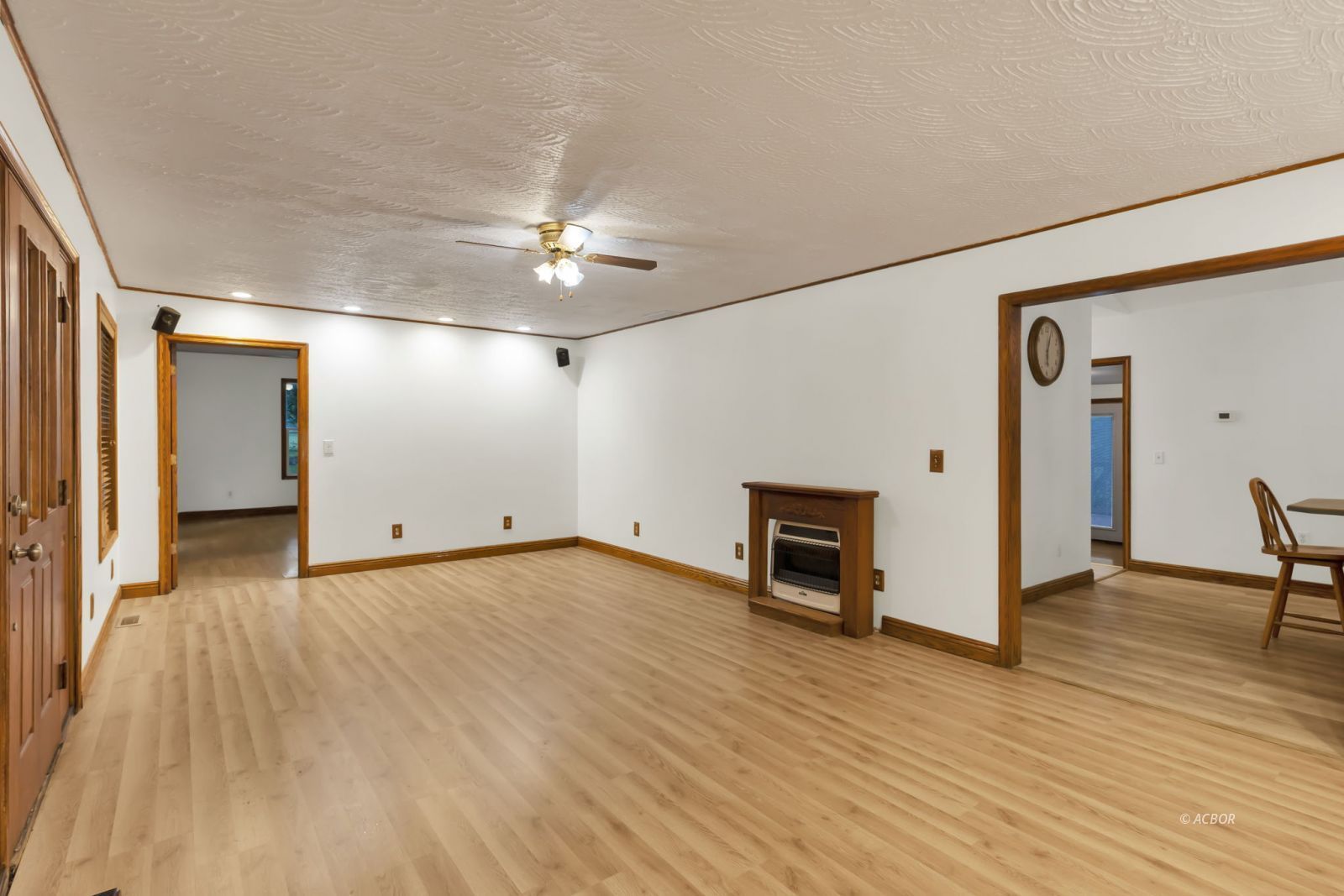 22529 Conrad Rd Property Photo 6