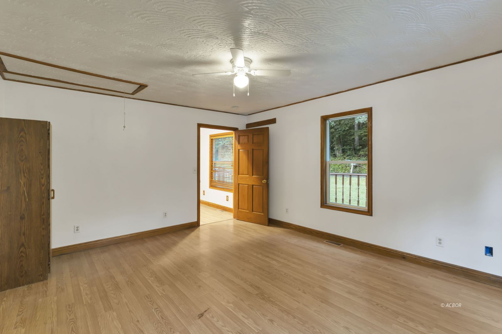 22529 Conrad Rd Property Photo 10