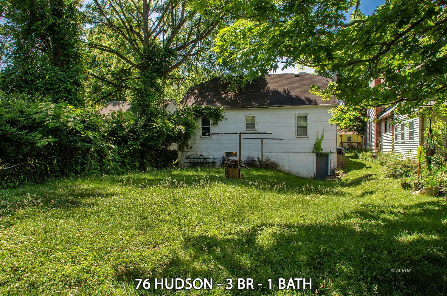 76 Hudson Ave Property Photo 2