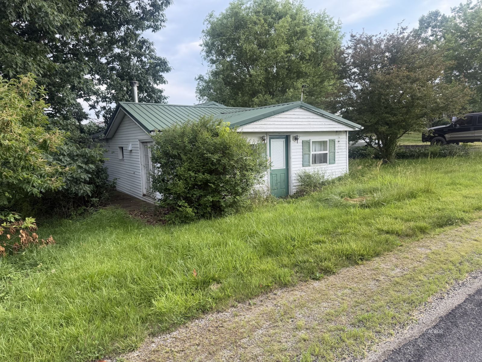 2725 Swart Rd Property Photo 1