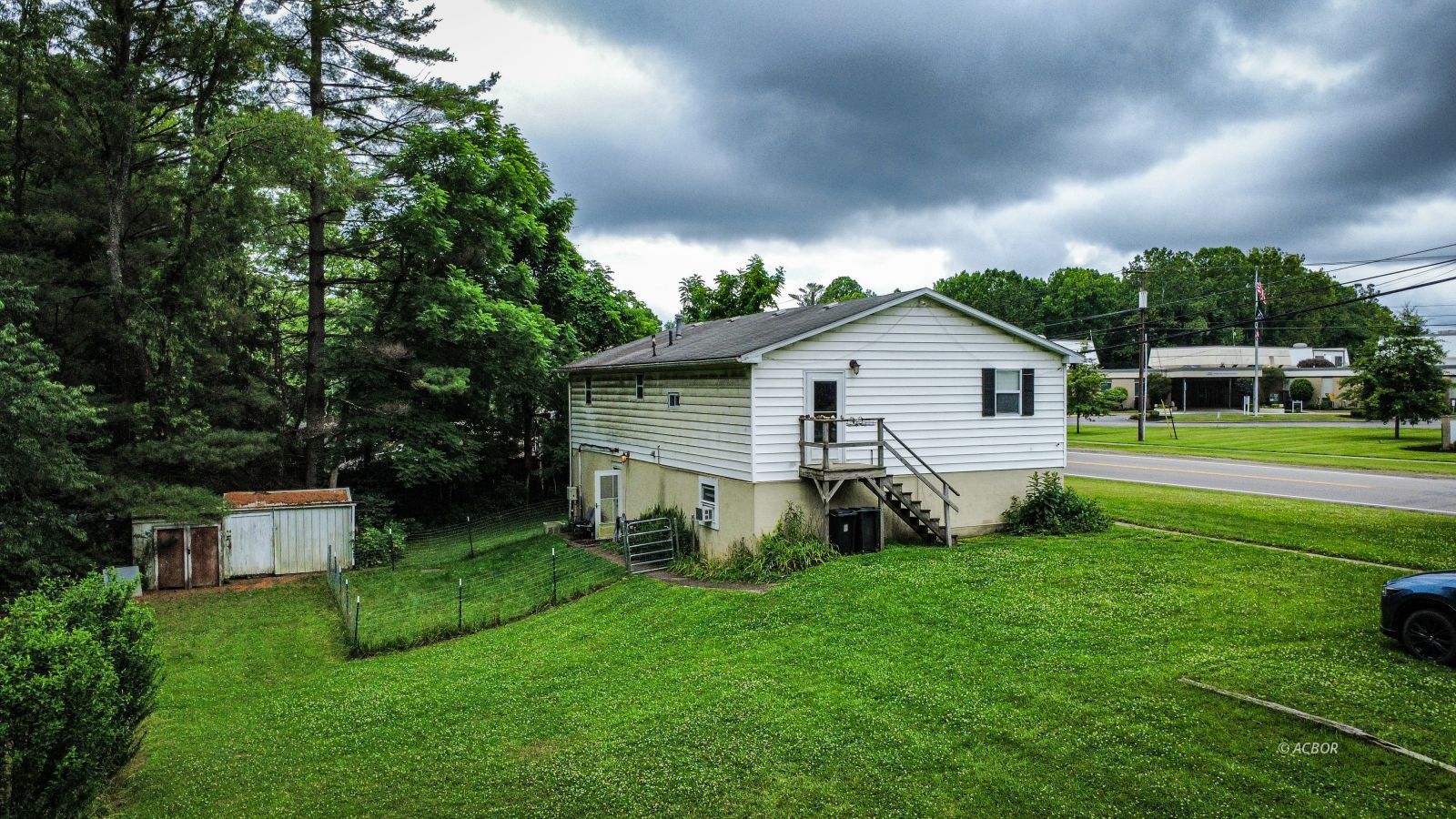 700 State Route 664 Property Photo 4