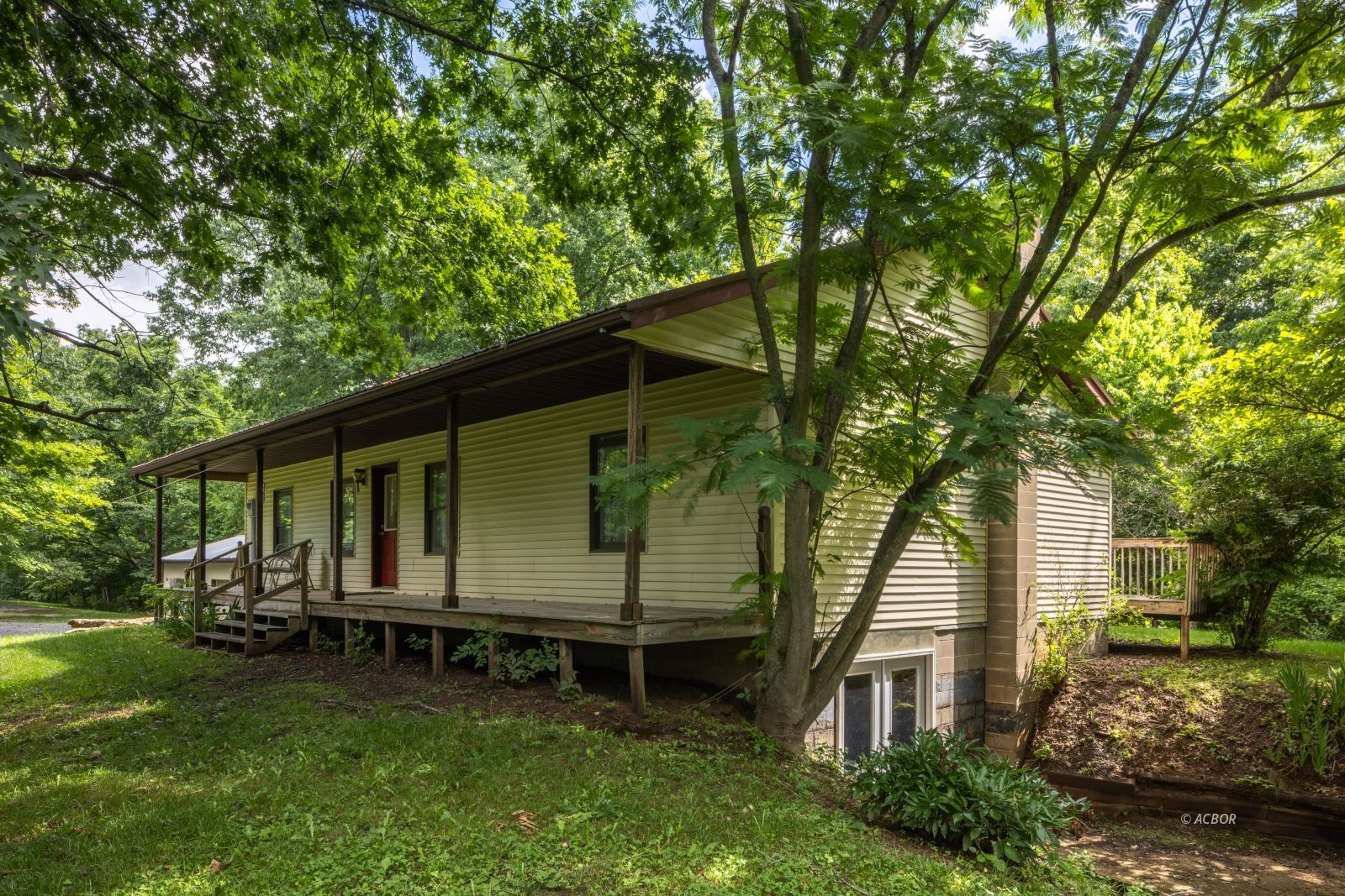 13590 Eddy Rd Property Photo 1
