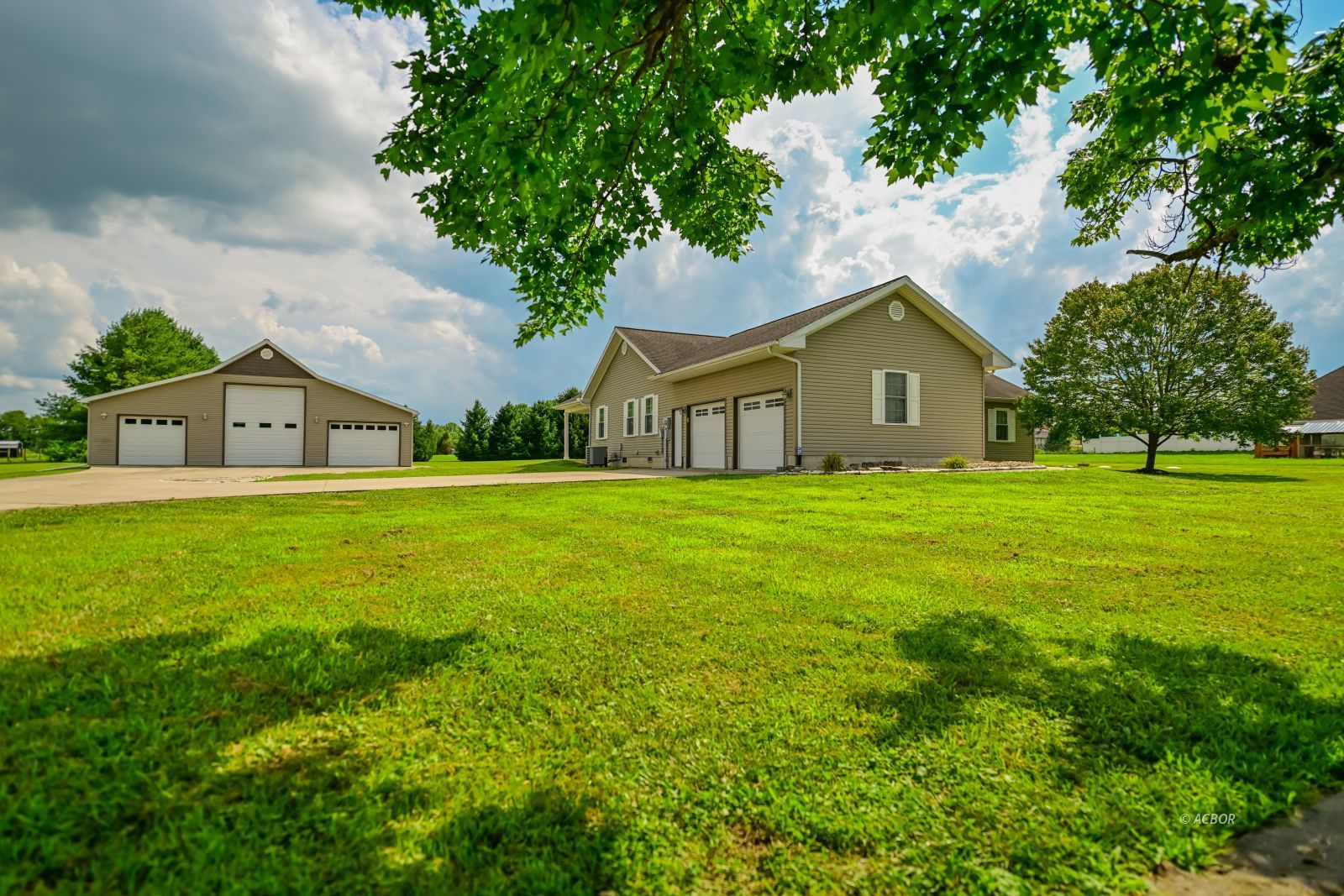 4477 Coe Rd Property Photo 1