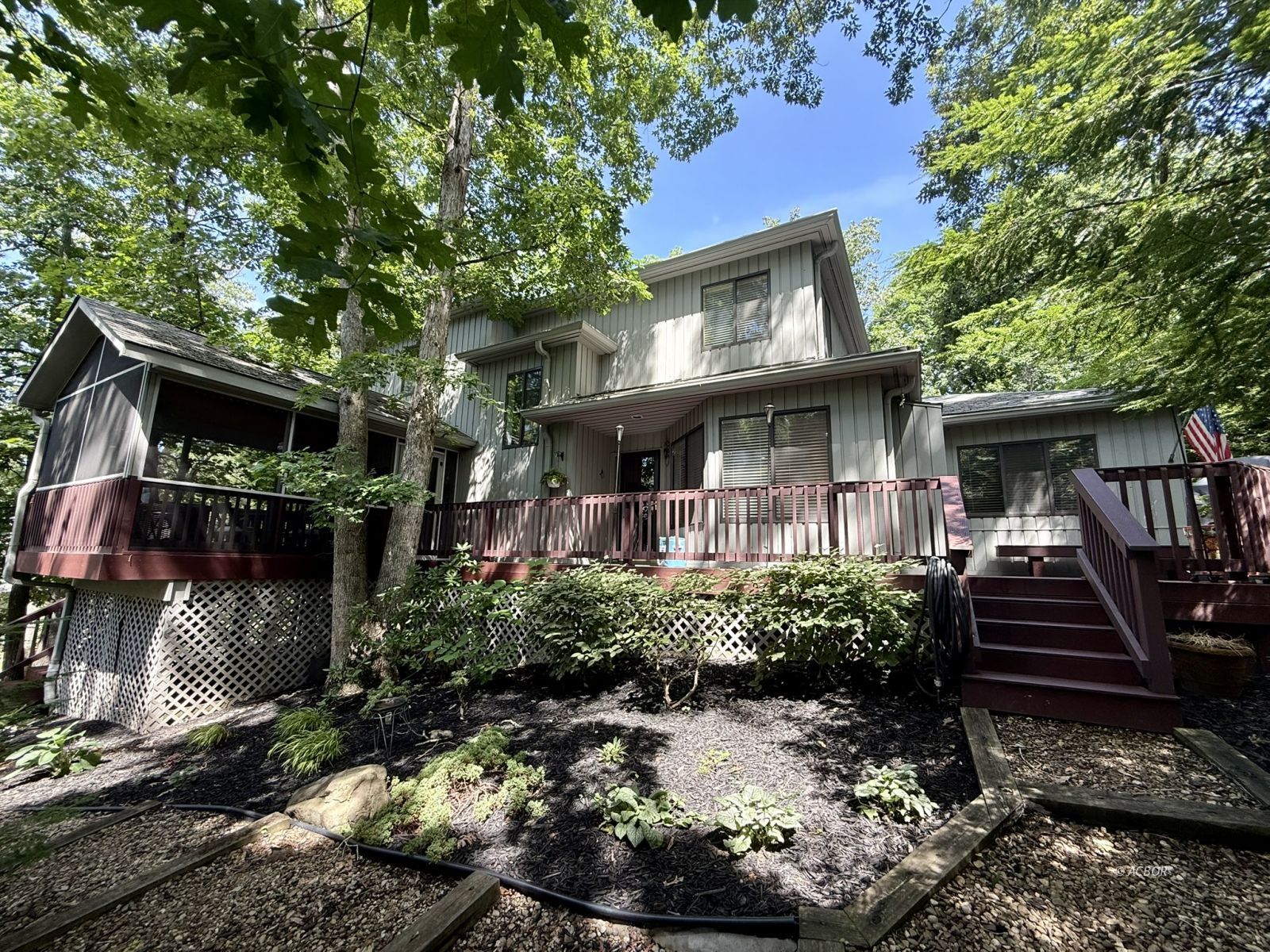 7027 Woodmere Dr Property Photo 1