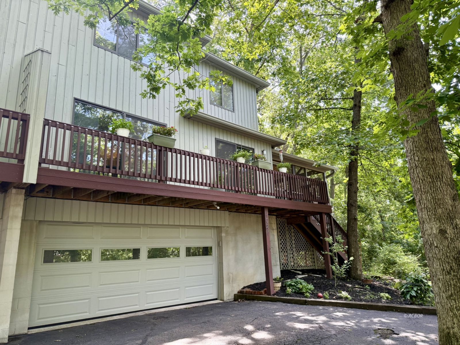 7027 Woodmere Dr Property Photo 29