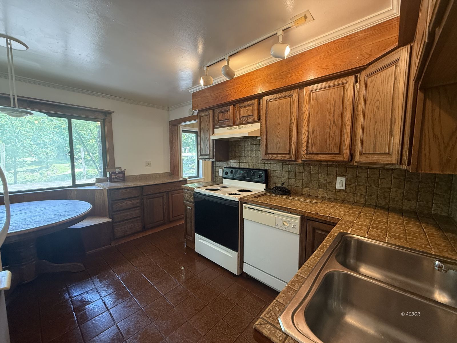 6 Riverview Dr Property Photo 5