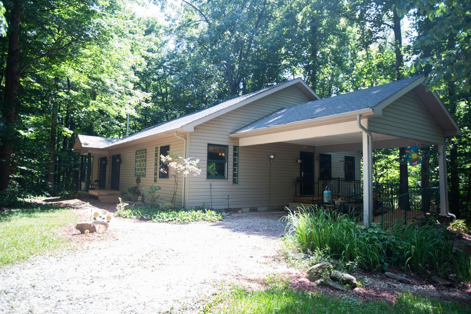 1379 Sandusky Rd Property Photo 2