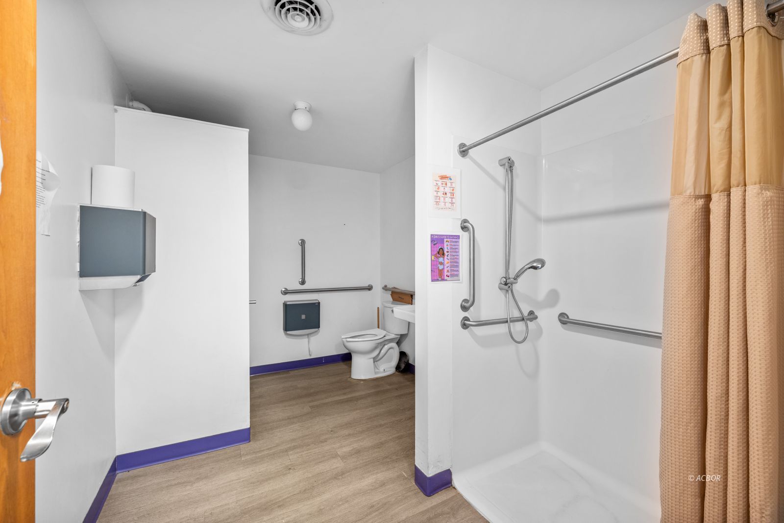 49 Olive St Property Photo 10