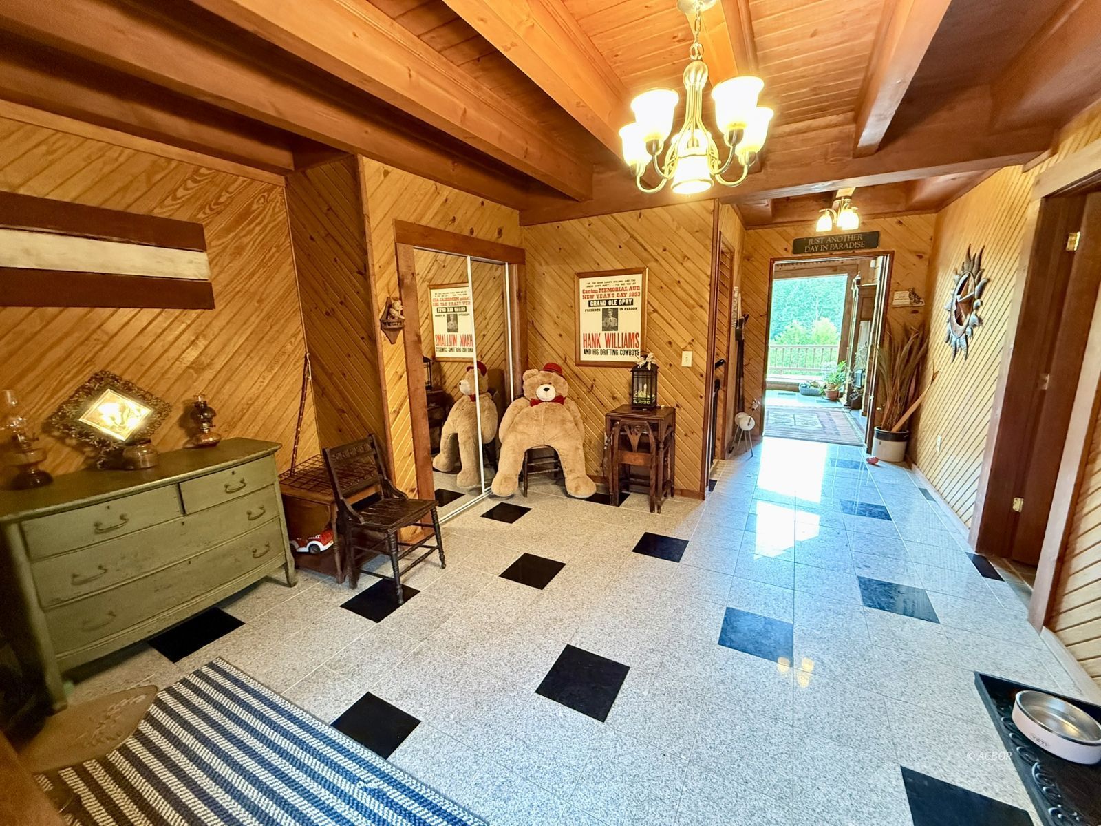 637 Pettit Rd Property Photo 12