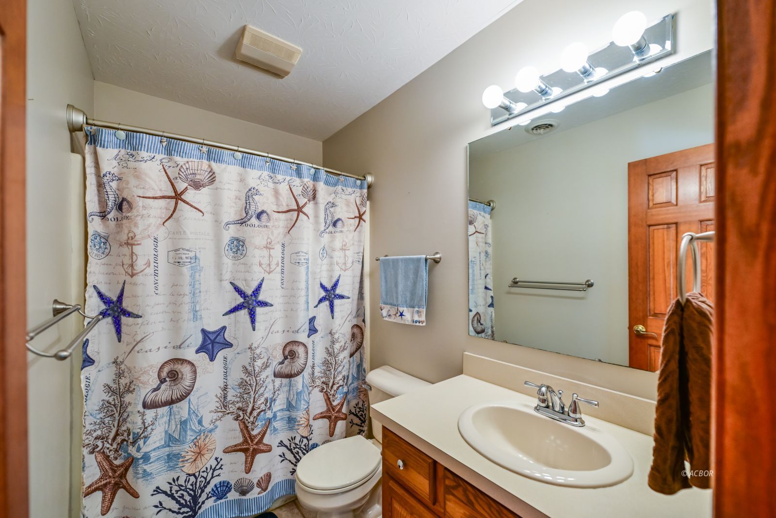 5 Warwick Ln Property Photo 19