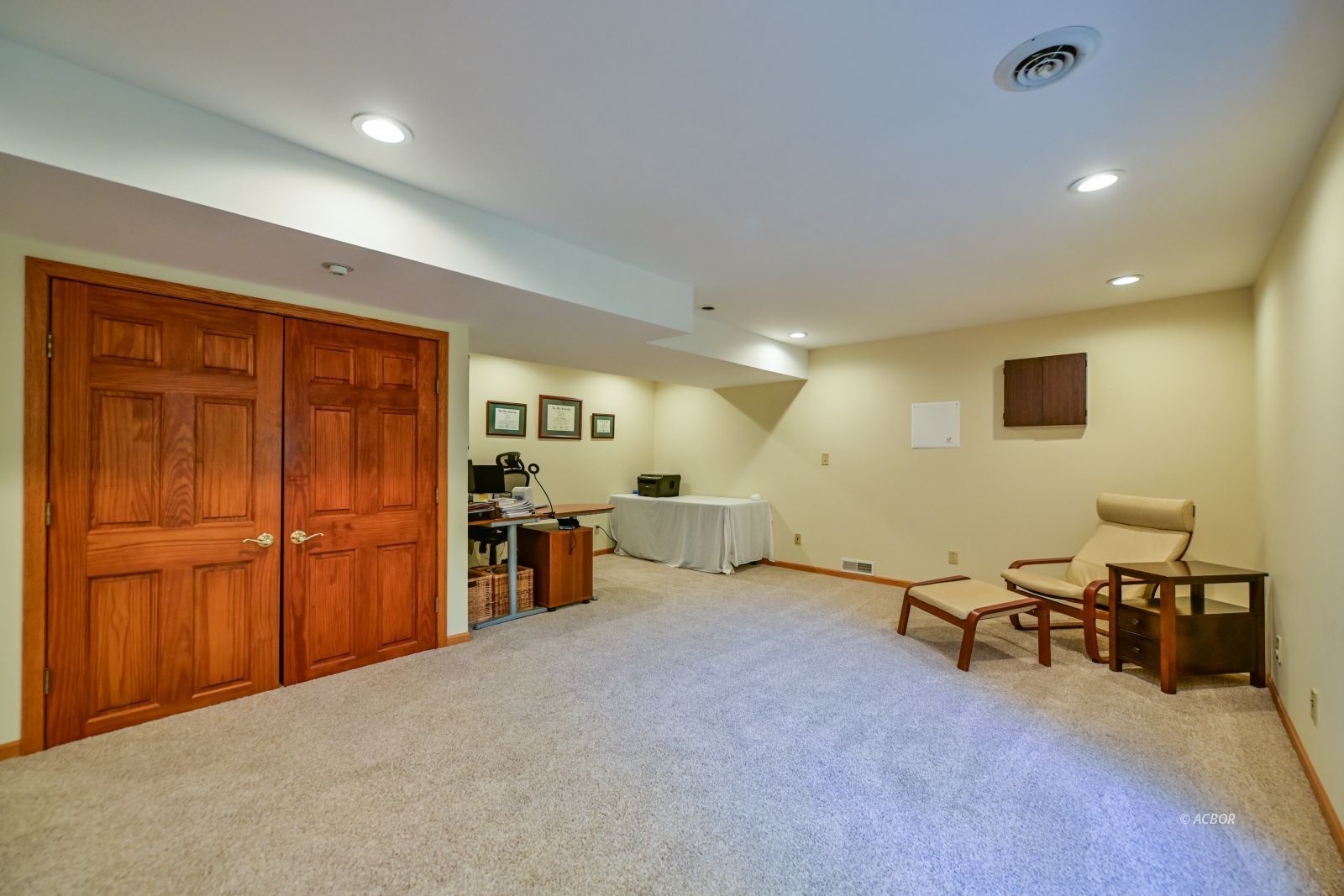 5 Warwick Ln Property Photo 33