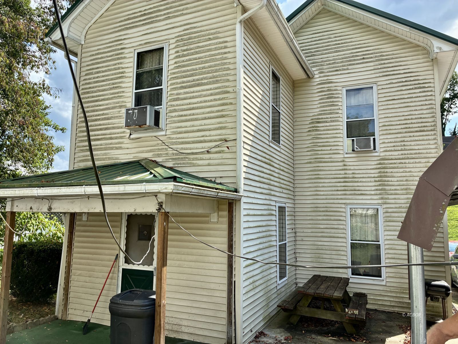 230 Rutland St Property Photo 15