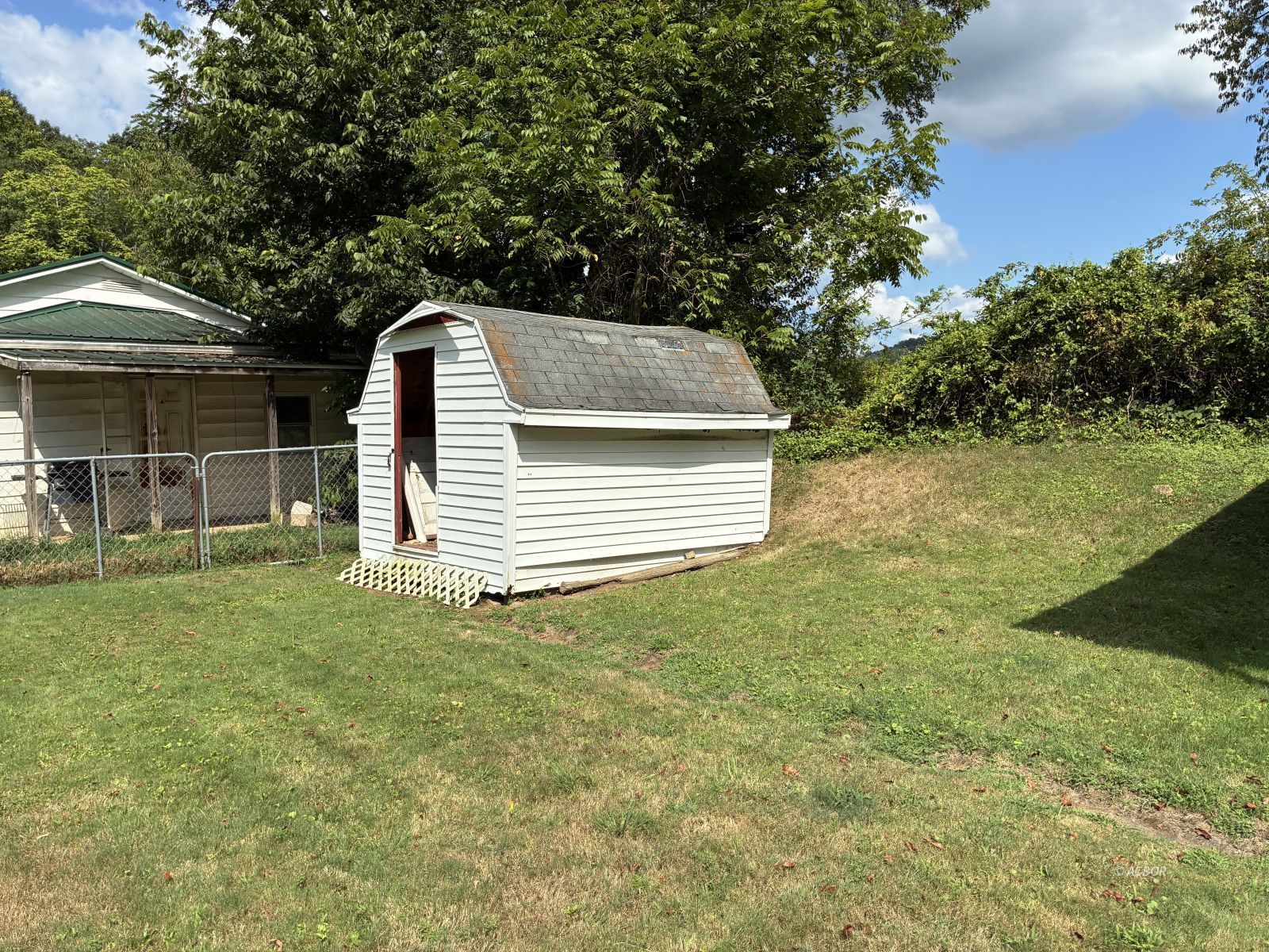 230 Rutland St Property Photo 19