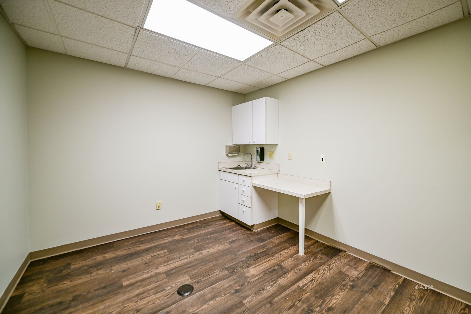 86 Columbus Cir # 203b Property Photo 6