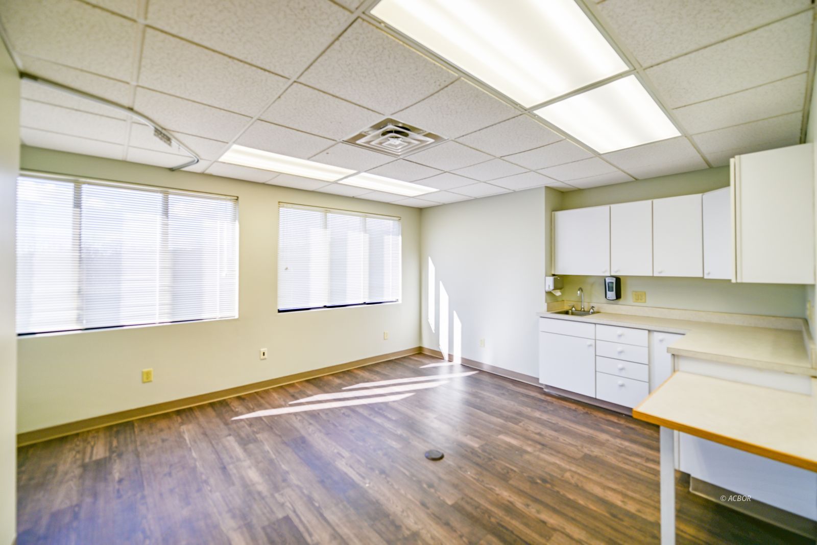 86 Columbus Cir # 203b Property Photo 16