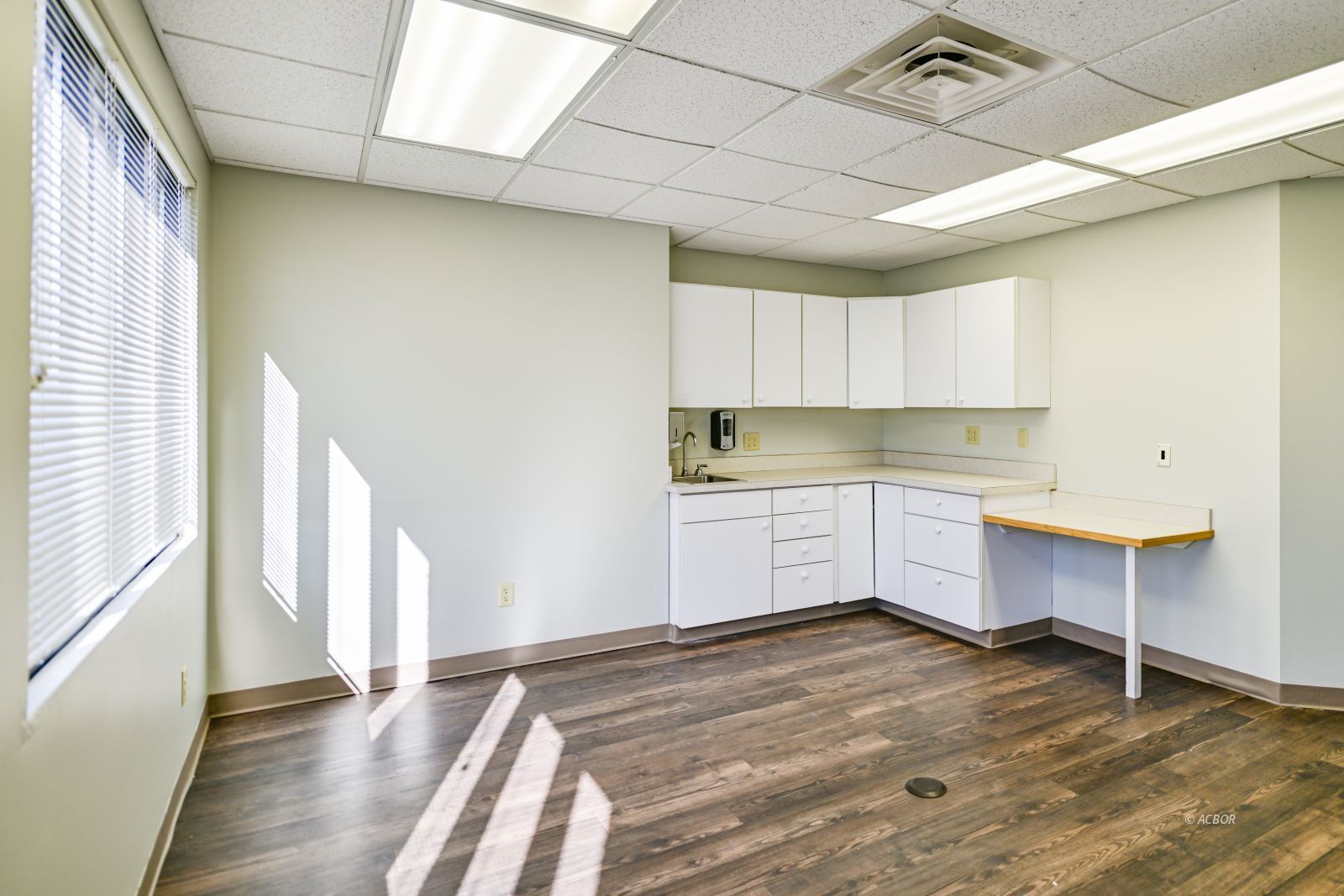86 Columbus Cir # 203b Property Photo 17