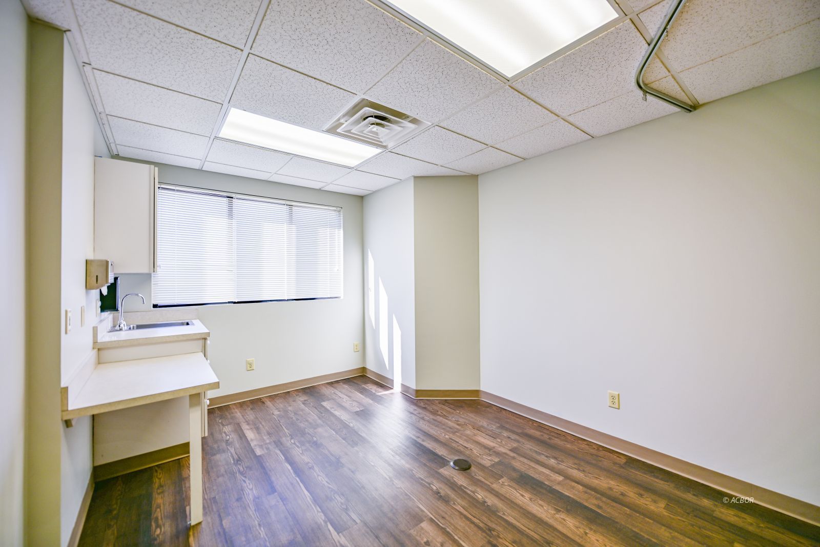 86 Columbus Cir # 203b Property Photo 22