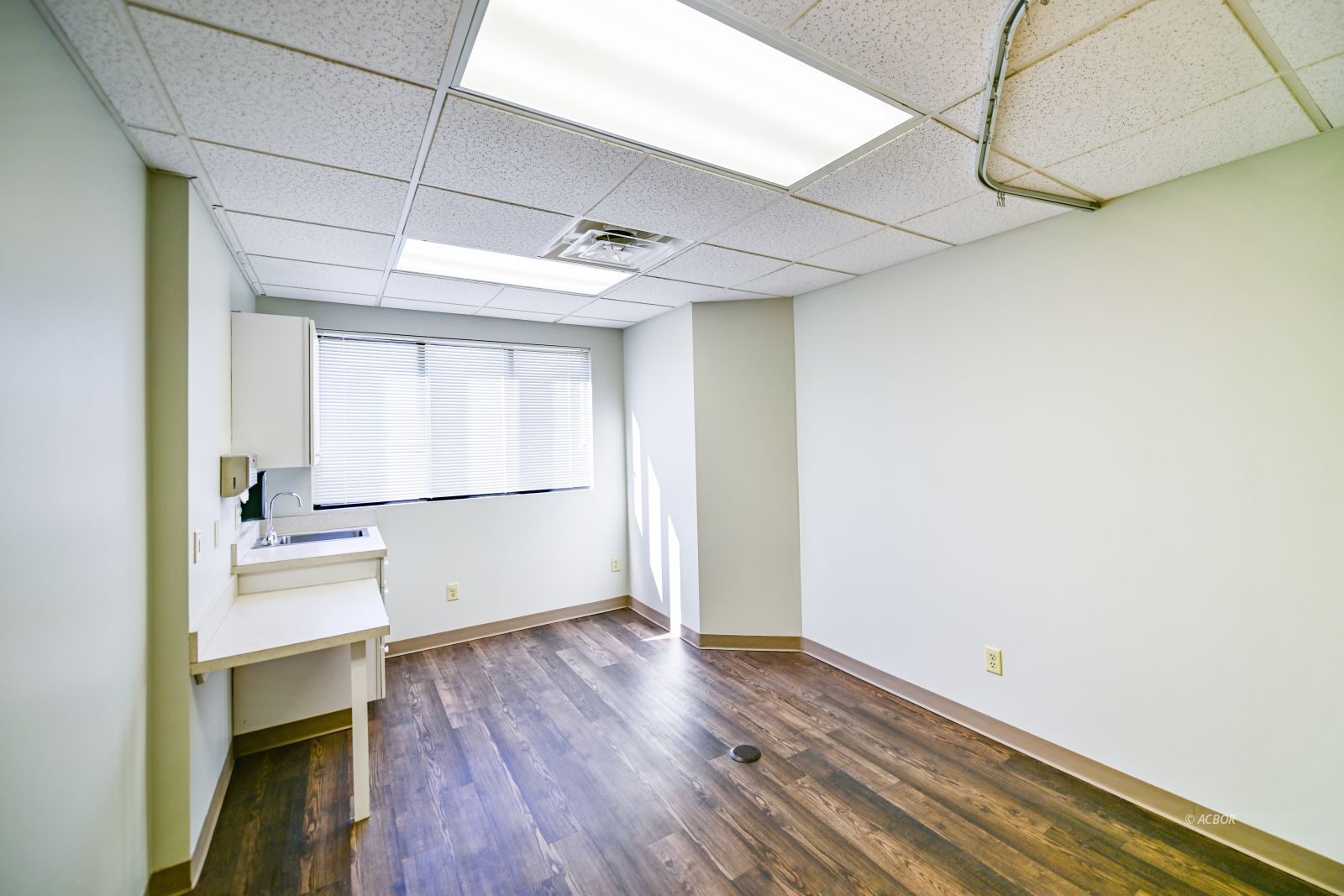86 Columbus Cir # 203b Property Photo 23