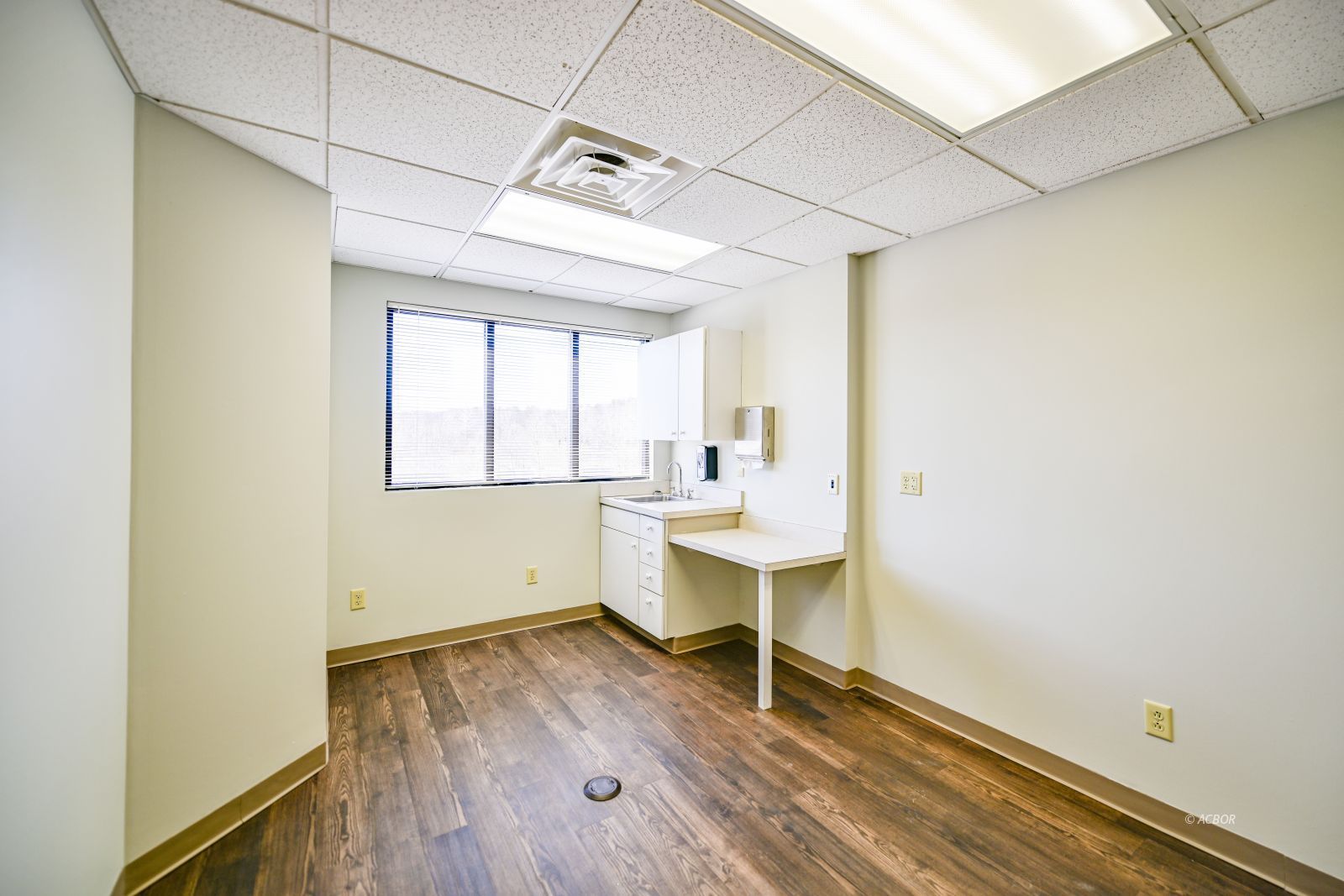 86 Columbus Cir # 203b Property Photo 25