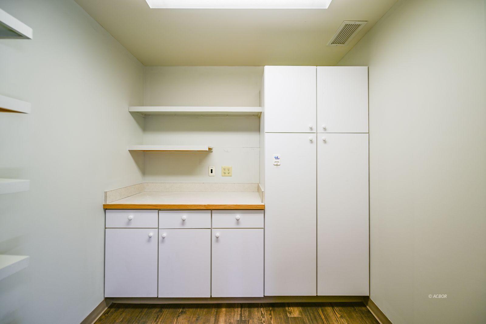 86 Columbus Cir # 203b Property Photo 26