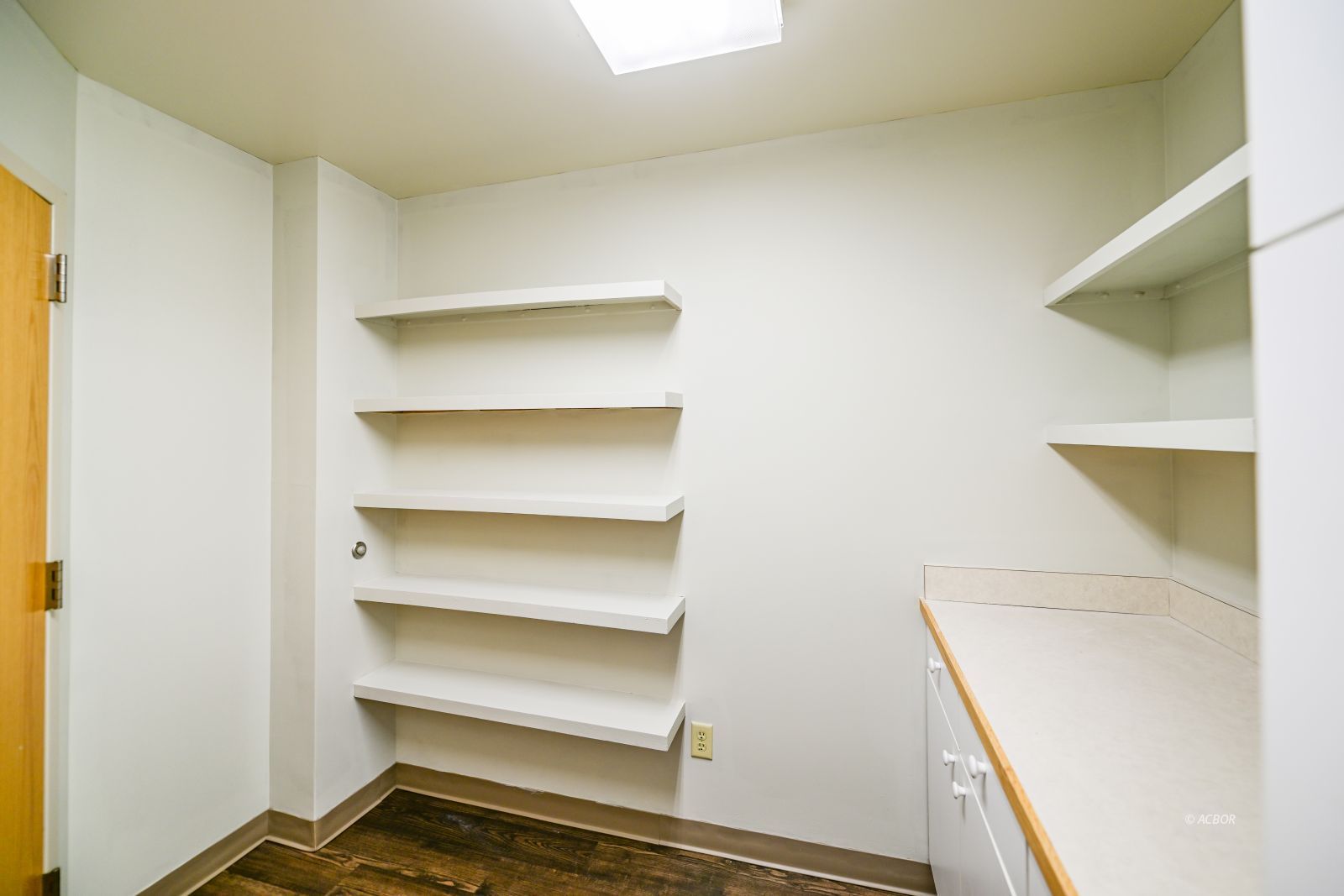 86 Columbus Cir # 203b Property Photo 27