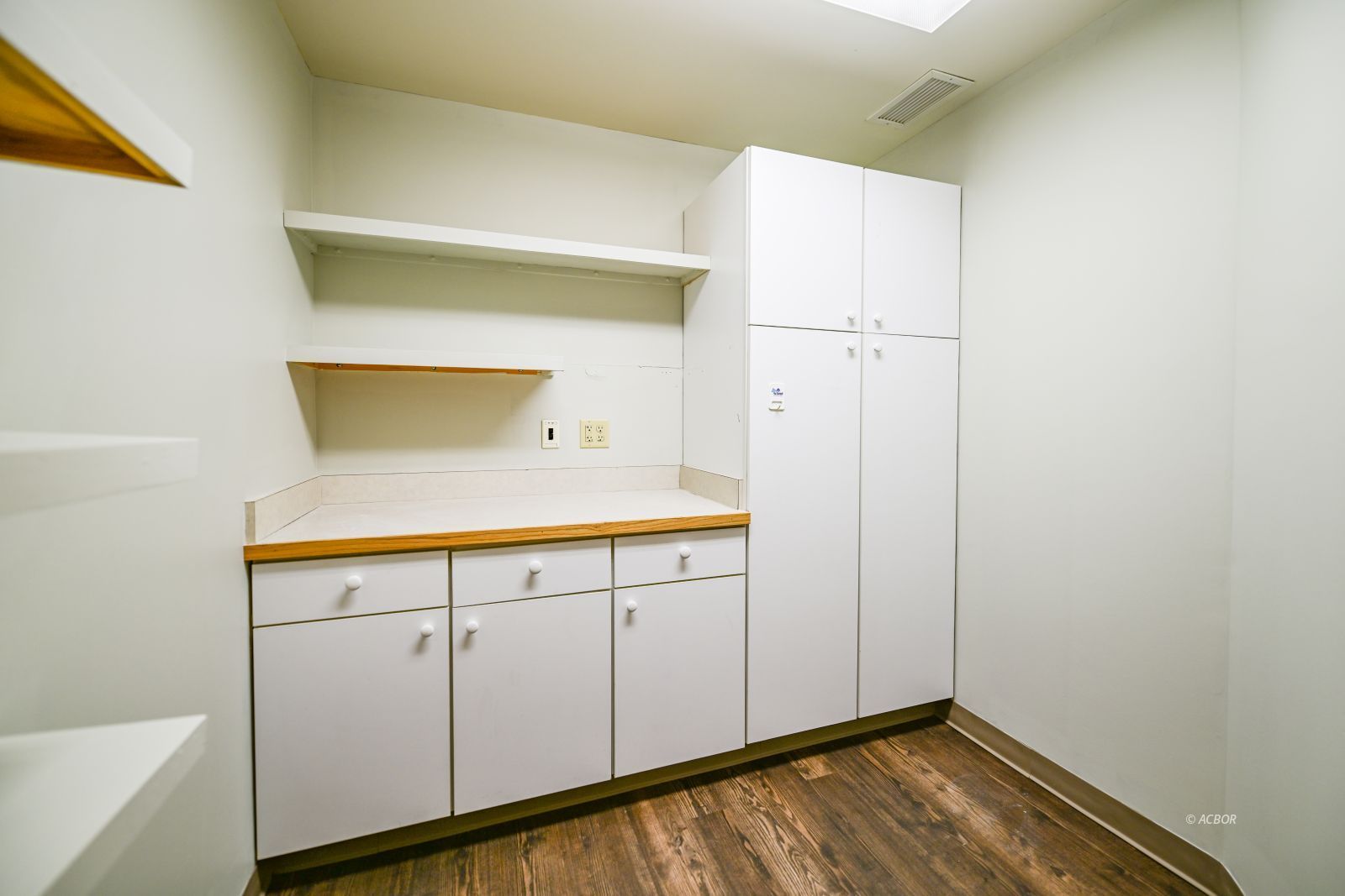 86 Columbus Cir # 203b Property Photo 28