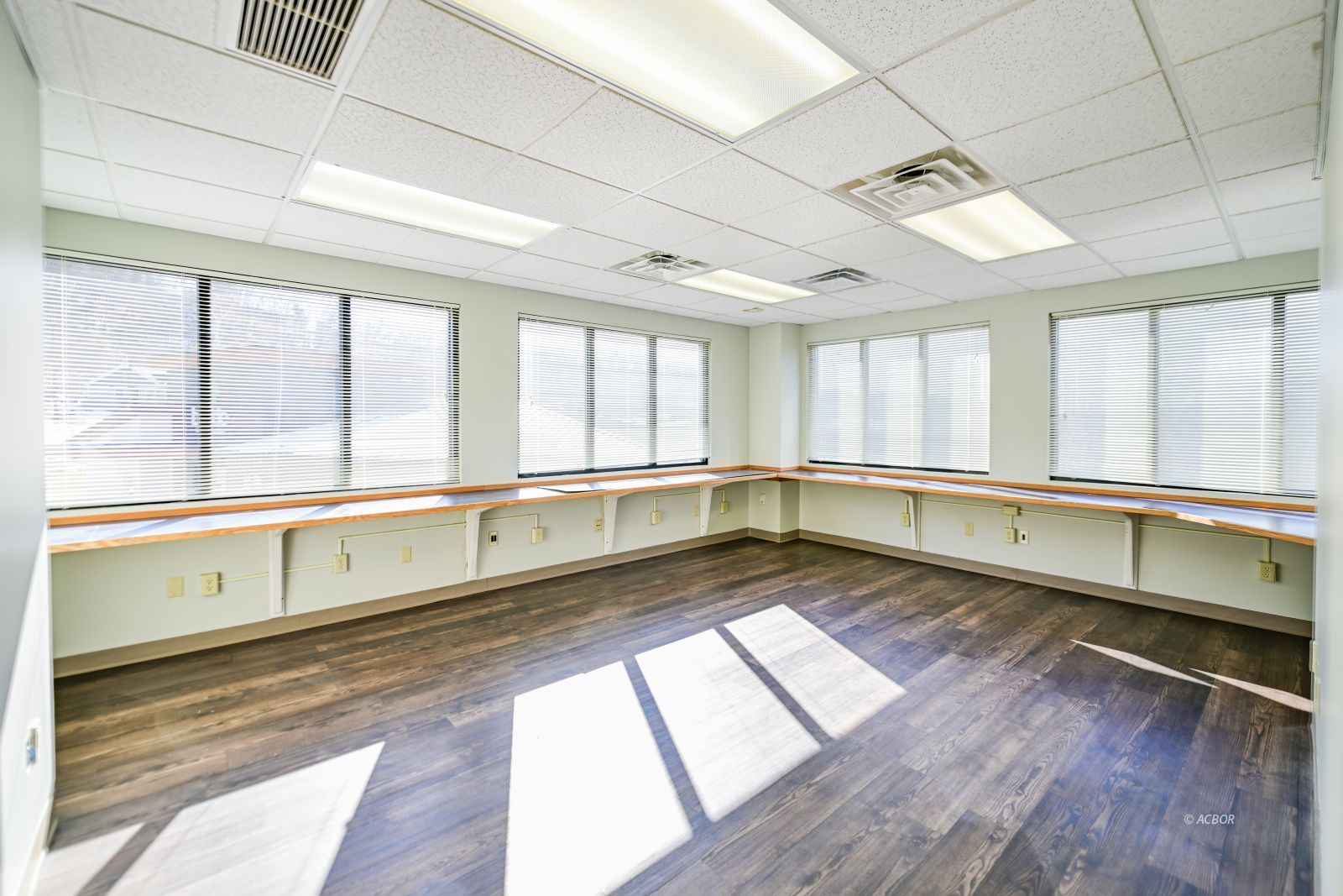 86 Columbus Cir # 203b Property Photo 29