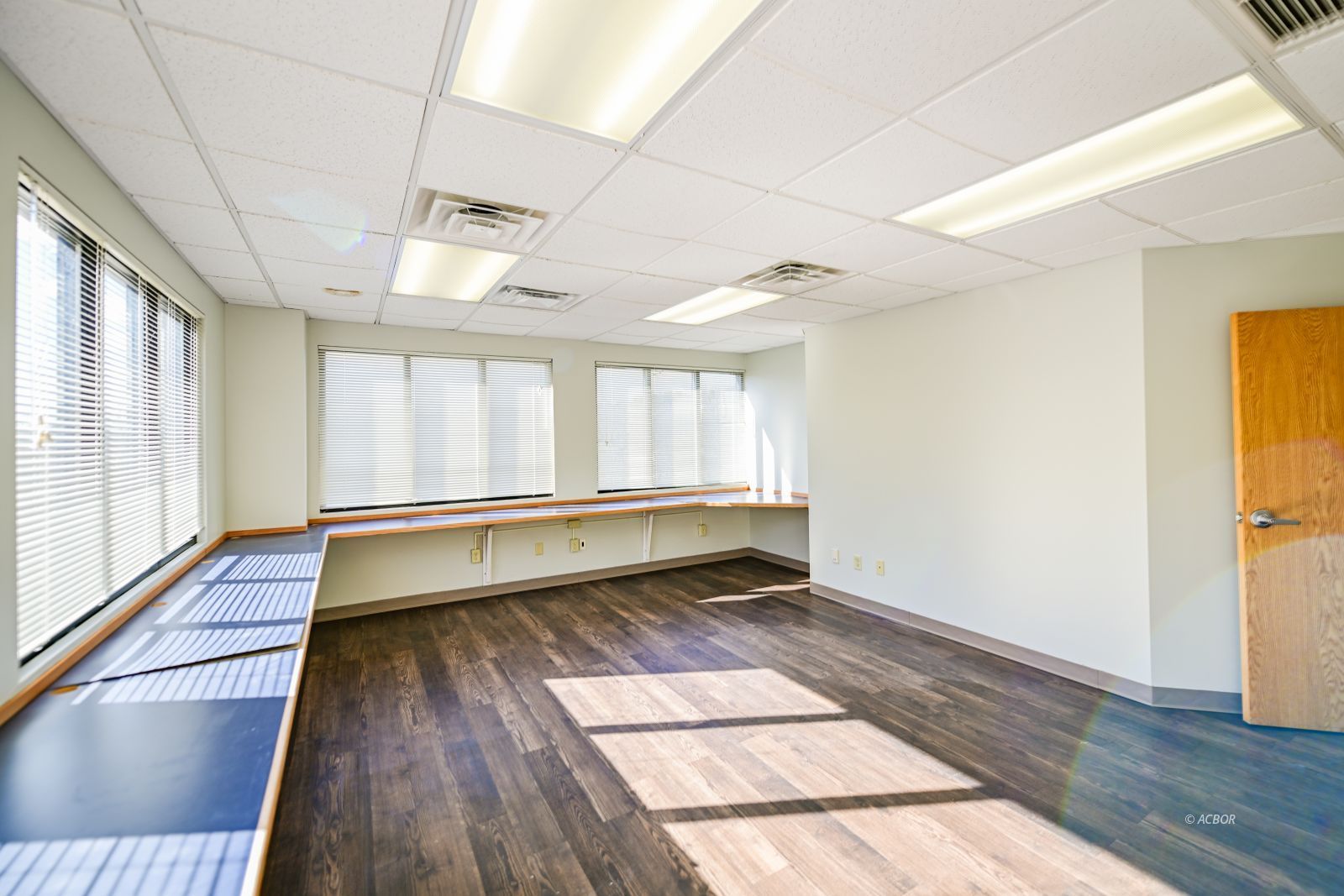86 Columbus Cir # 203b Property Photo 31