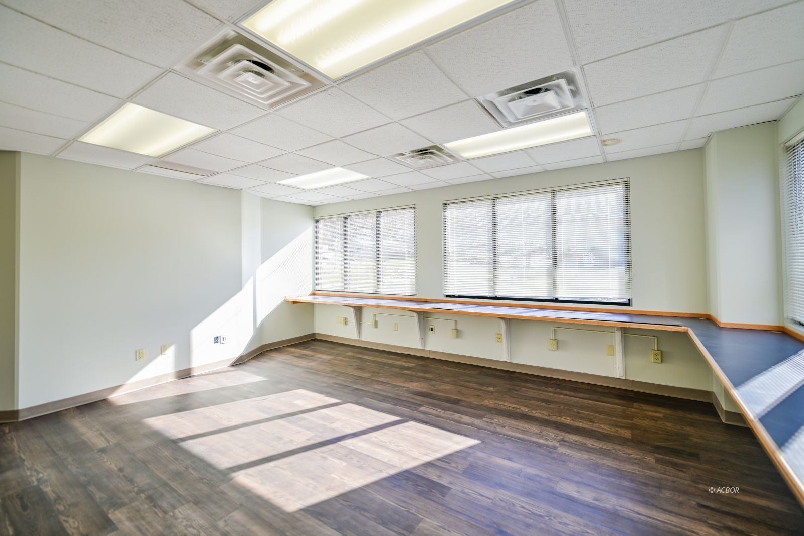 86 Columbus Cir # 203b Property Photo 32