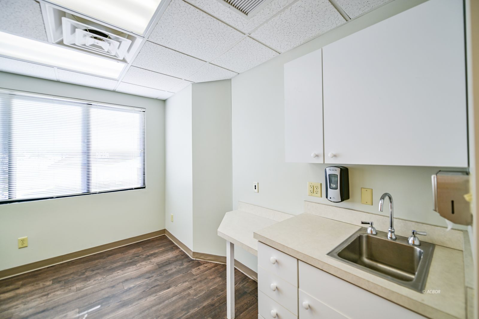 86 Columbus Cir # 203b Property Photo 33