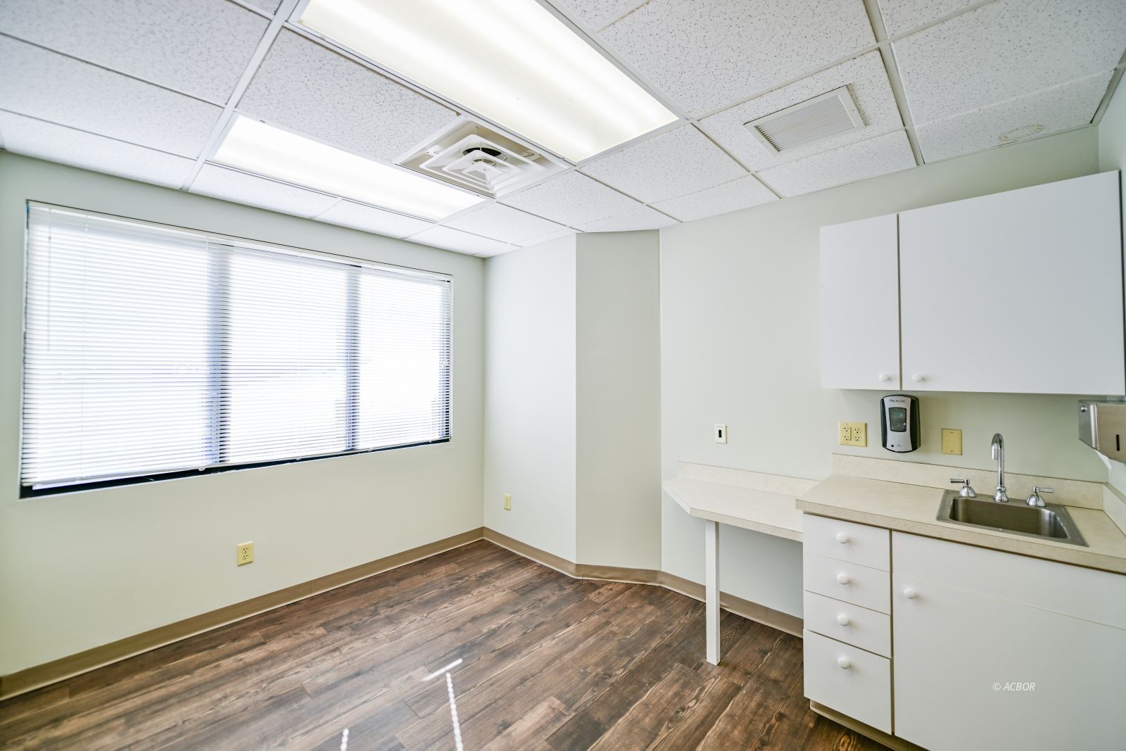 86 Columbus Cir # 203b Property Photo 34